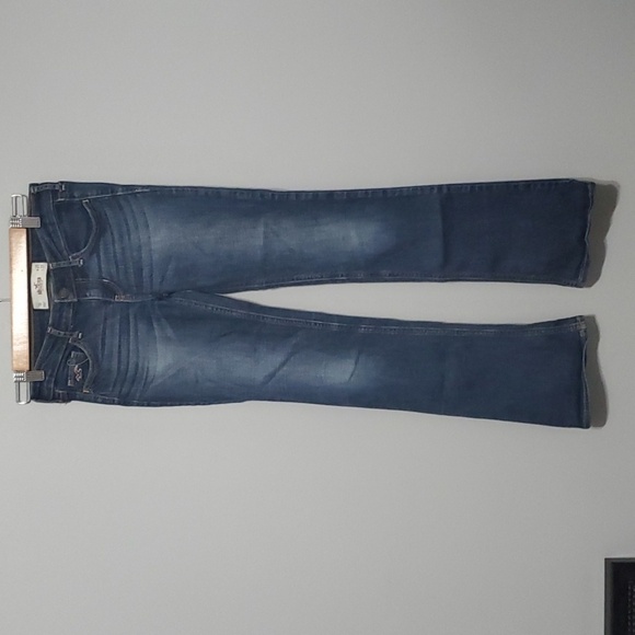 Hollister Classic Blue Jeans Womens Sz 1S 1 Short Blue Embroidered Back Pockets - Picture 1 of 15